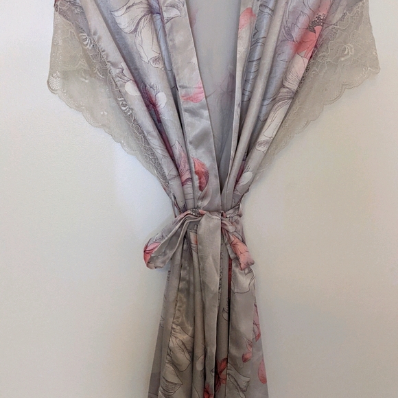 Sleep Robe - Picture 2 of 3